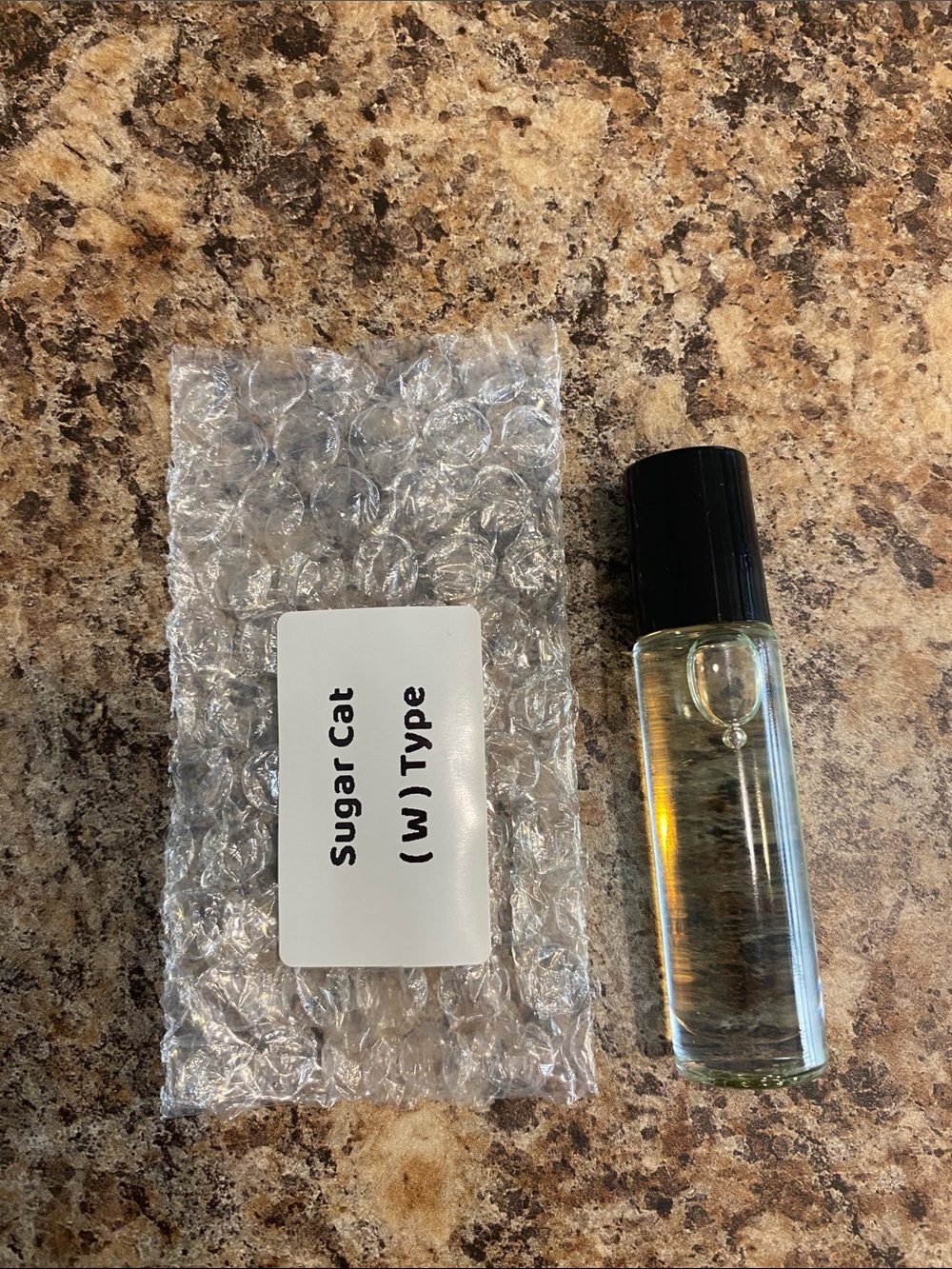 Sugar Cat Type Roll-On Perfume Oil - Clear Glass Bottle